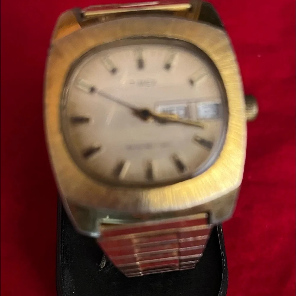Timex Vintage 70's Cushion Automatic Day Date Men's Watch - AS IS